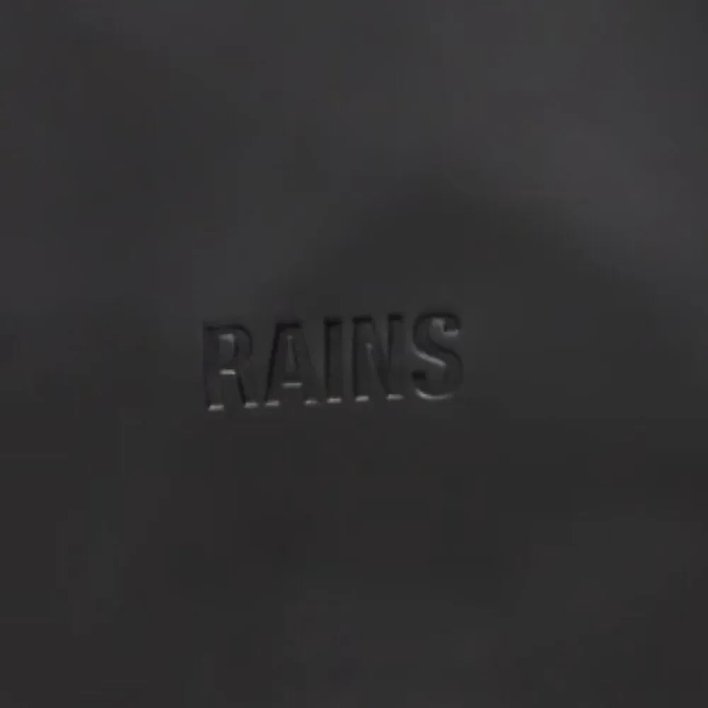 Rains against fabric